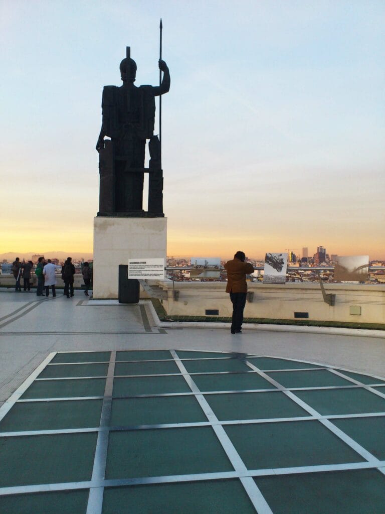 Expo-Madrid.-Azul-y-verde-sobre-negro.-As-Pontes-DSC_6772